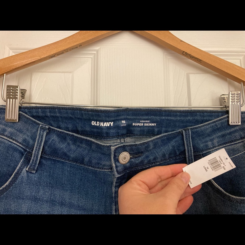 ✨Old Navy Super Skinny High Waisted Medium Washed Jeans✨ Size 16 Long✨